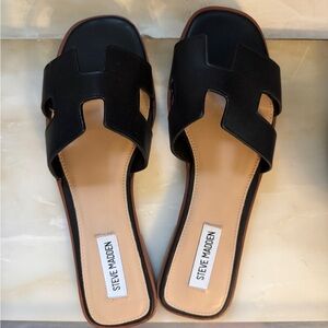Steve Madden Black Open-Toe Slide Mules